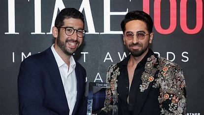 Ayushmann Khurrana: टाइम 100 इम्पैक्ट अवार्ड्स में आयुष्मान खुराना का जलवा, स्टेज पर भगवद गीता का किया पाठ Ayushmann Khurrana Dream Girl 2 actor recites Bhagavad Gita at the global TIME 100 Impact Award