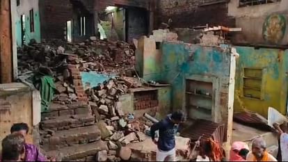 Khandwa: बारिश के बाद बर्बादी के निशां, लोग बोले- CM को खुश करने समय पर बांध से नहीं छोड़ा पानी, इसलिए आई बाढ़ Khandwa flood: People said - Water was not released from dam on time to please the CM, hence flood occurredMuj