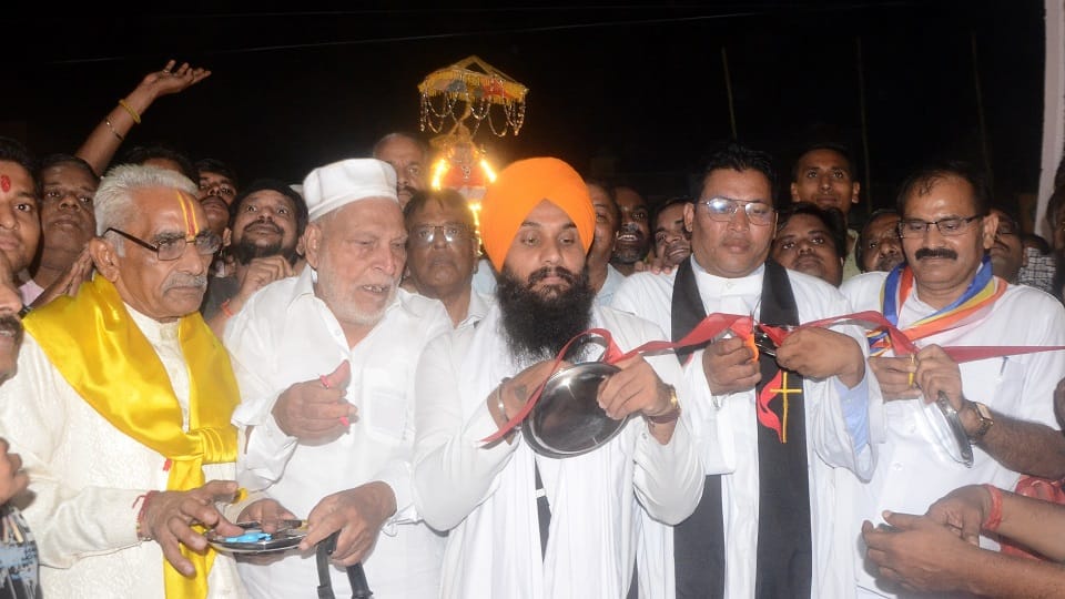 Chandausi Ganesh Chauth fair inaugurated by five religious leaders, route diverted