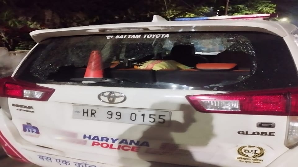 Attack on Dial 122 in Dadri, ERV team arrived to help woman, youth threw stones at vehicle