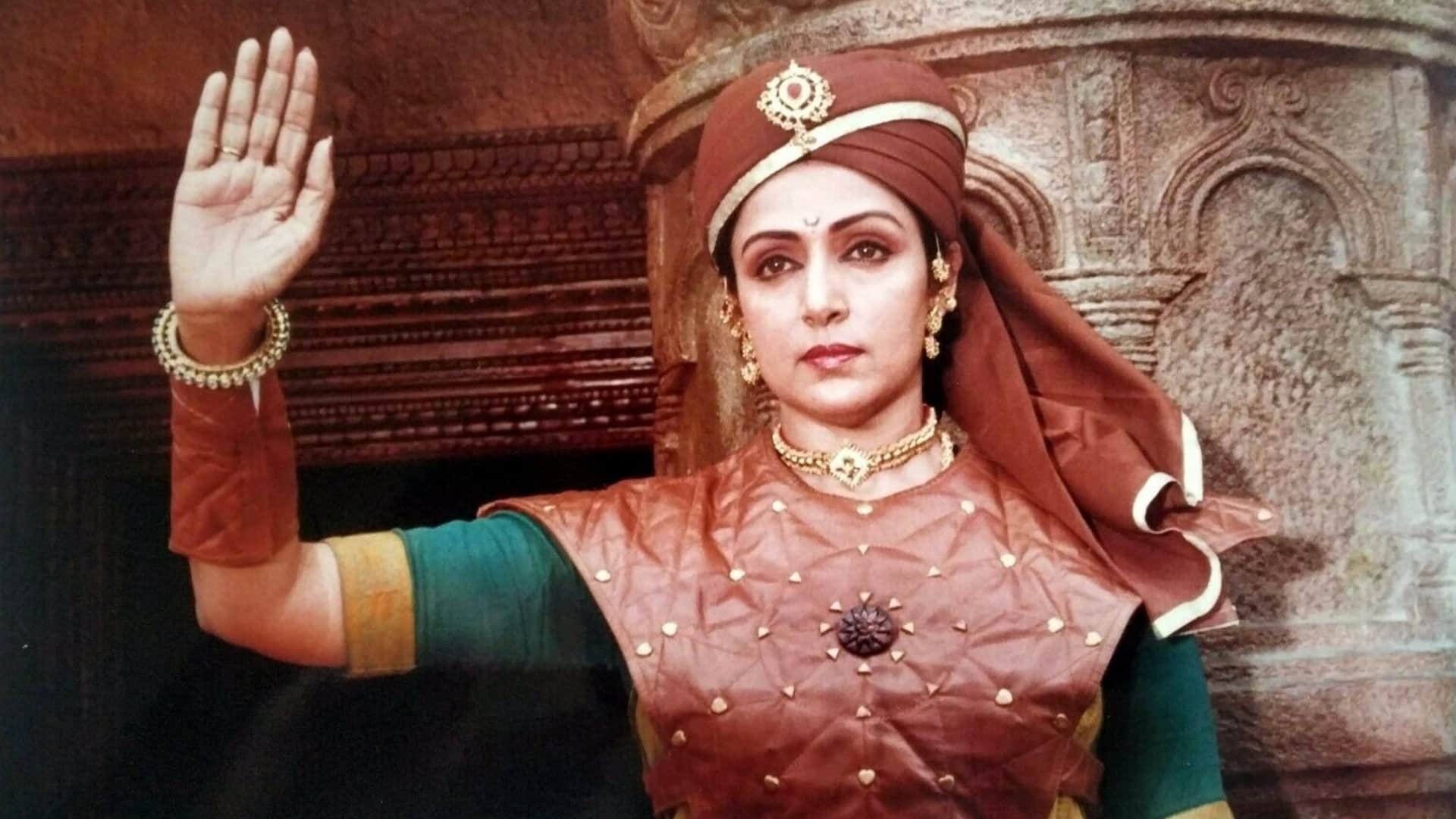 Shabana Azmi Birthday untold gossip about When Hema Malini and Shabana Competed For a Role in gandhi film