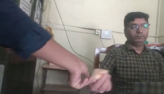 Video of DBA taking bribe goes viral, ARTO administration asks for clarification, complaint lodged with DM