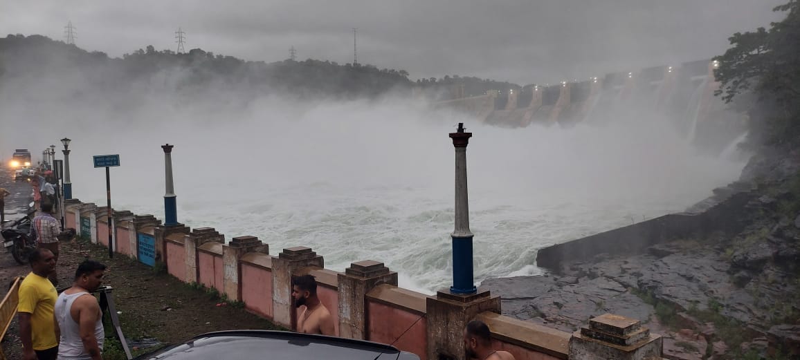 Mandsaur: More than four inches of rain in 48 hours, 12 gates of Gandhisagar dam opened, alert issued