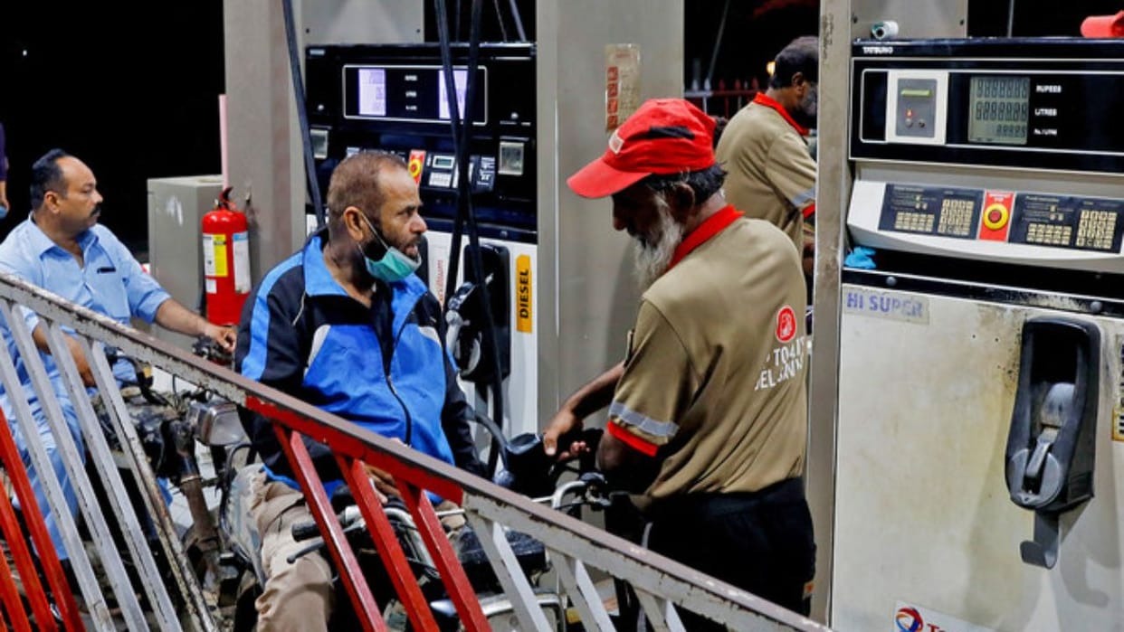Petrol diesel price reach record high in Pakistan, know one liter petrol and diesel price