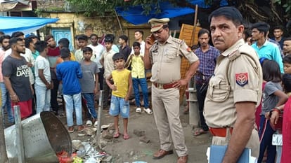 newborn baby girl found dead in dustbin near hospital in Bareilly