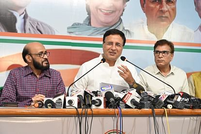 MP News: सुरजेवाला का आरोप- ओंकारेश्वर की बाढ़ प्रशासन निर्मित आपदा, मकानों को पहुंचे नुकसान का मुआवजा दें MP News: Surjewala's allegation - Omkareshwar flood is a disaster created by the administration, give compensa