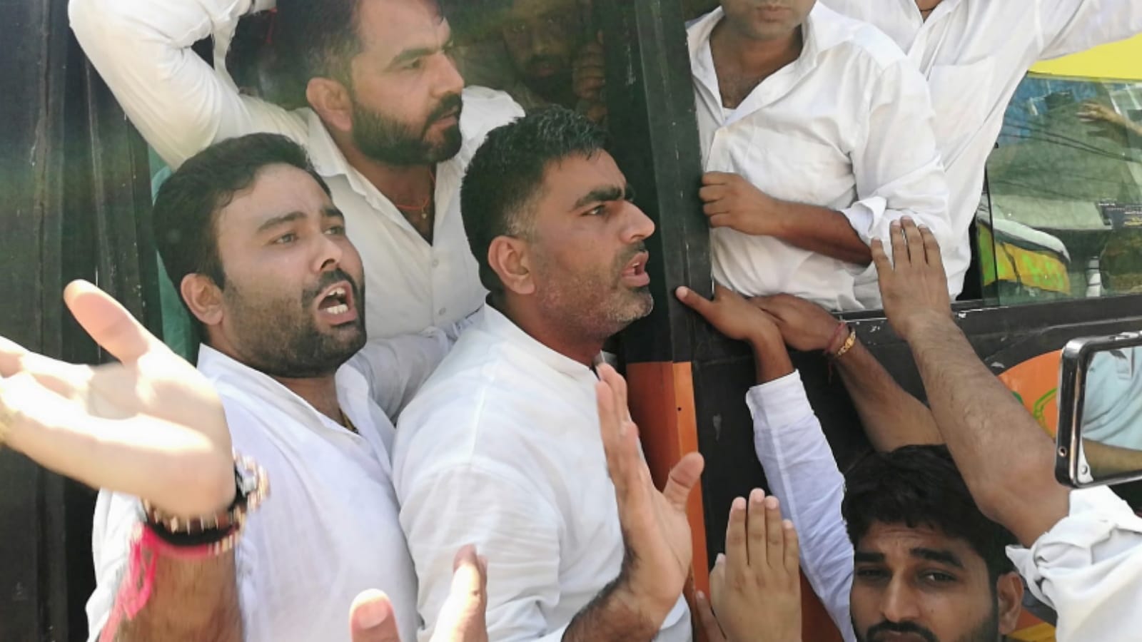 Mihir bhoj controversy: SP leader MLA  Atul Pradhan clashed with the police in Meerut