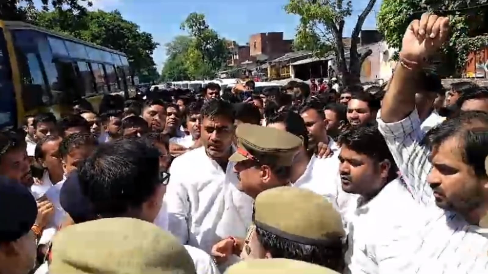 Mihir bhoj controversy: SP leader MLA  Atul Pradhan clashed with the police in Meerut