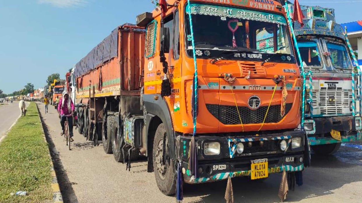 Gorakhpur Sonauli National Highway jam in maharajganj