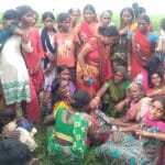 घटना के बाद रोते-बिलखते परिजन।