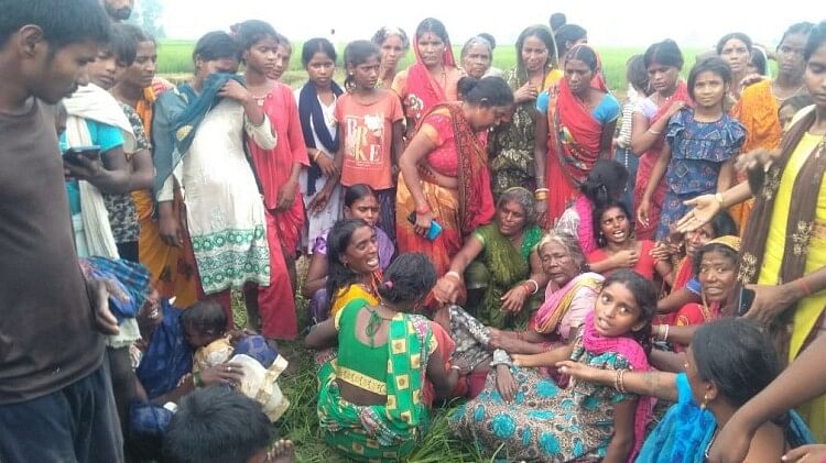 Bihar News : गौरा-गौरी का विसर्जन करने गए पांच मासूम तालाब में डूबे; दो की मौत, तीन को ग्रामीणों ने बचाया