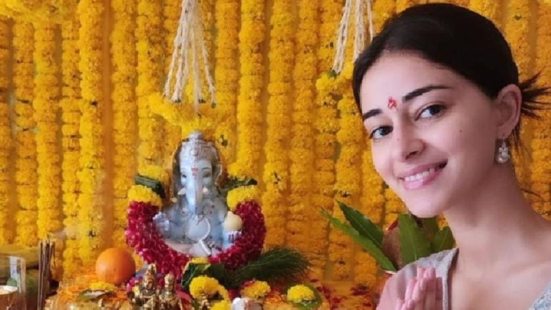 Ganesh Chaturthi 2023 Popular celebs Shilpa Shetty Ananya Panday Sonu Sood celebrate Ganpati festival today