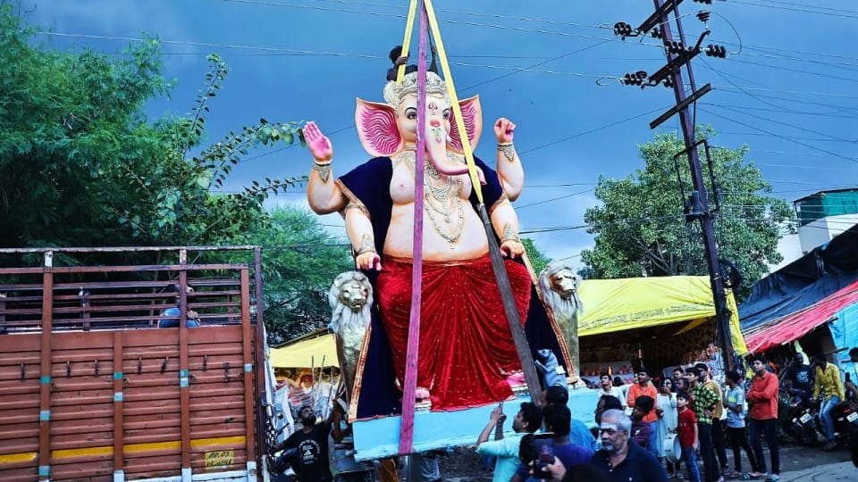 Ganesh Chaturthi photo khajrana bada ganpati temples indore