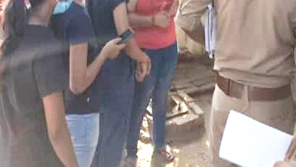 PAC jawan created ruckus outside girls hostel in Bareilly