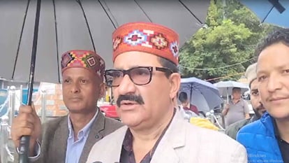 Govind Thakur said It is wrong to issue tickets for VIP gallery.