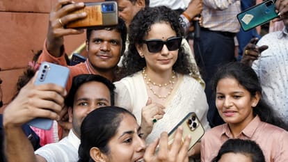Kangana Ranaut Esha Gupta Visit New Parliament House actresses Praised Women Reservation Bill