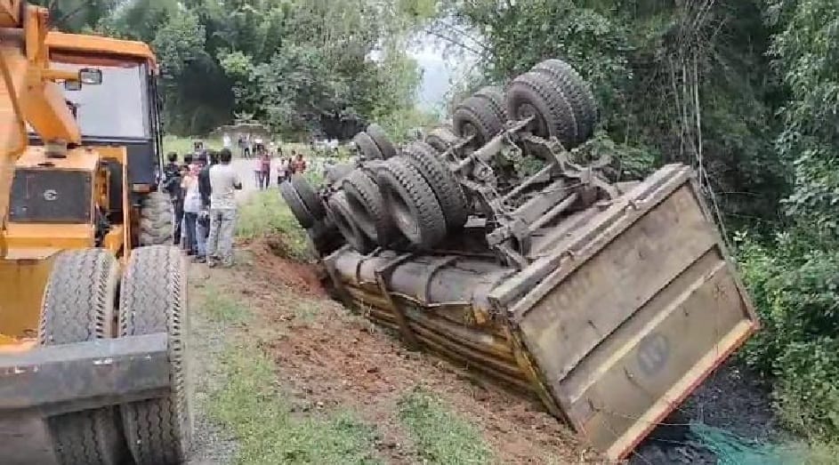 Driver died after trailer overturned in Korba road accident