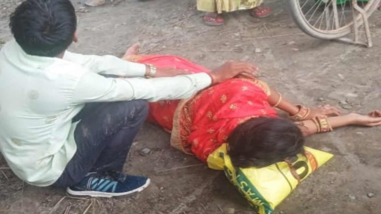 Fight over taking photographs in Kushinagar wife jumped into river