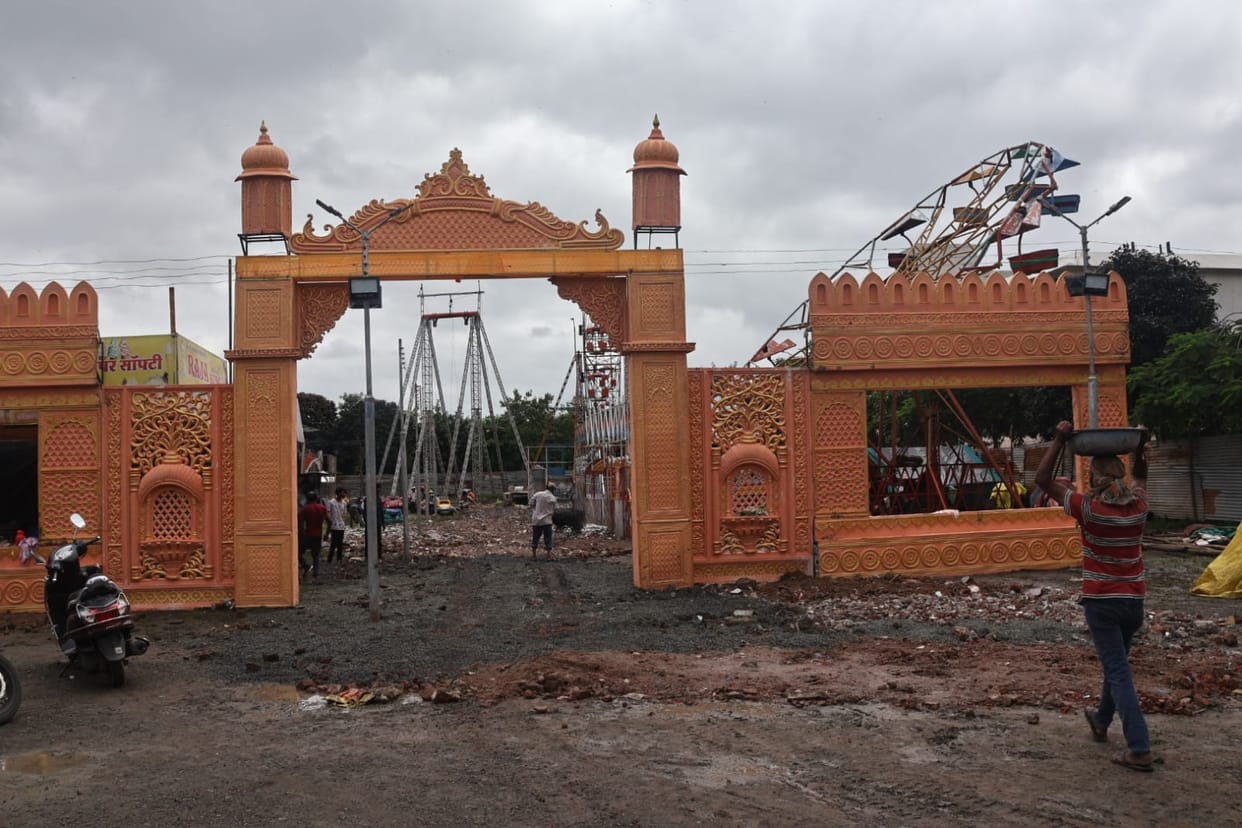 Contract for the fair given in the parking lot of Khajrana Ganesh, thousands of devotees will come for ten day