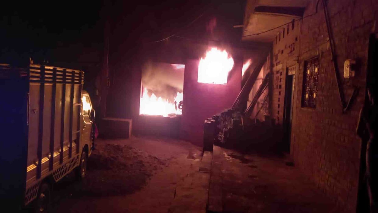 Fire broke out in the Devi temple of Purhara village of Aurangabad