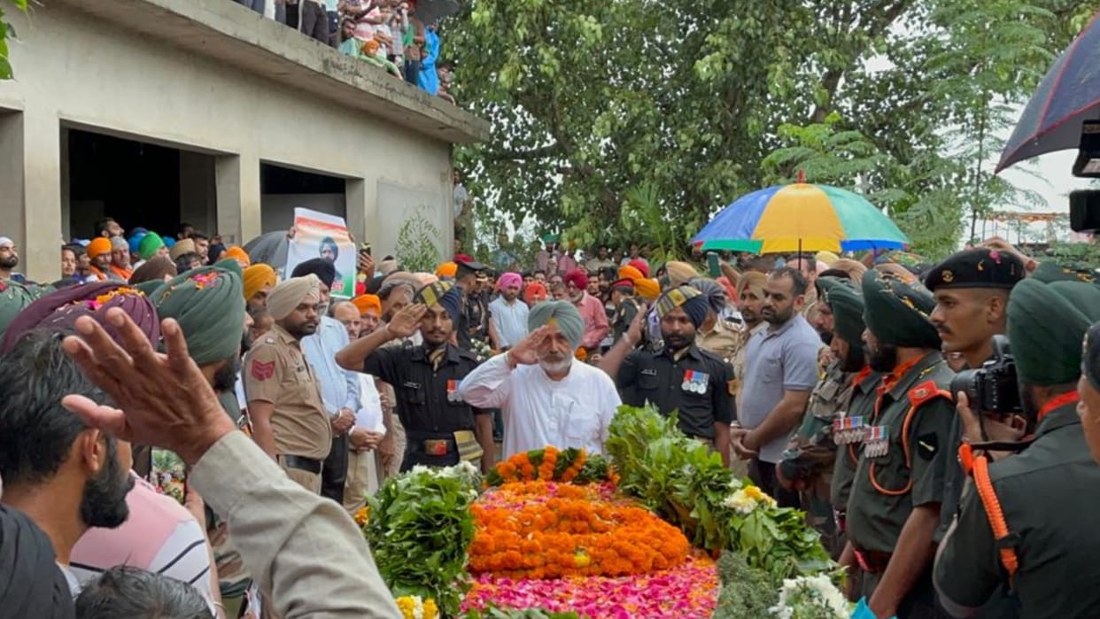 Punjab: Last rites of Patiala soldier Pradeep Singh martyred in Anantnag