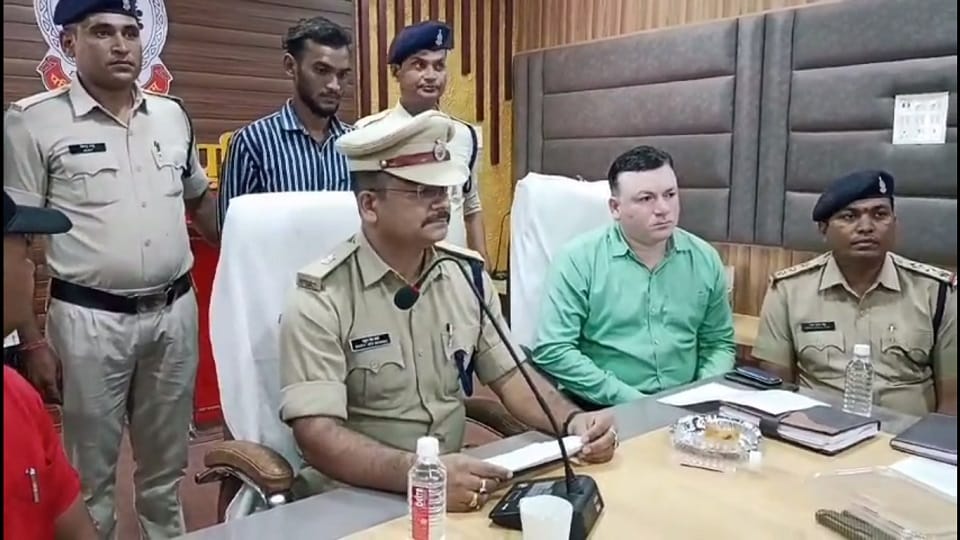 Accused arrested with country made pistol