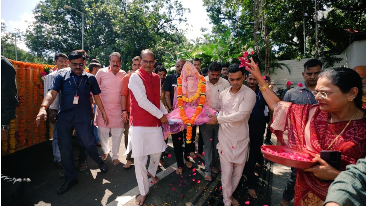Ganesh Chaturthi 2023 Celebration in MP Live Updates Narottam Mishra Lord Ganesh Idol Installation BJP News