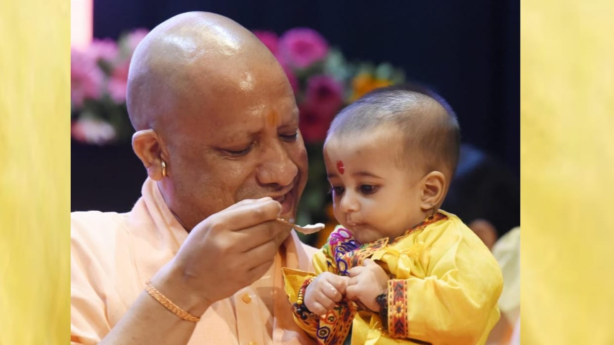 CM Yogi Adityanath inaugrates the 171 bal Vikas Pariyojna offices.