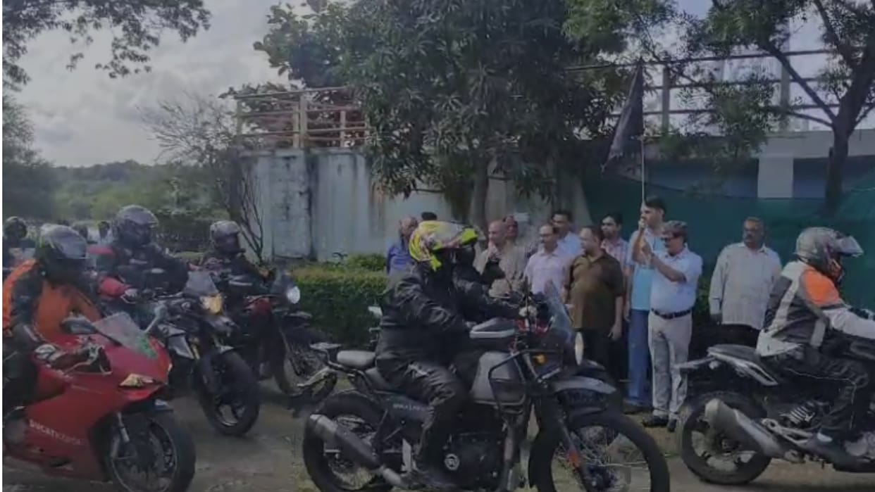 MP 25 super bikers set out on super bikes on a journey of 1400 km will see the hearts of the country