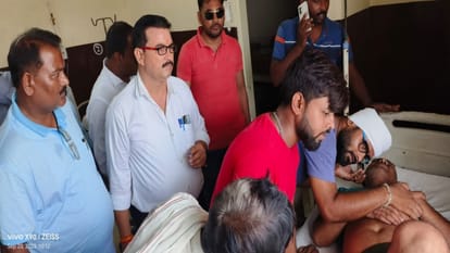 Three days after the death of two brothers due to snake bite, father was also bitten by a snake