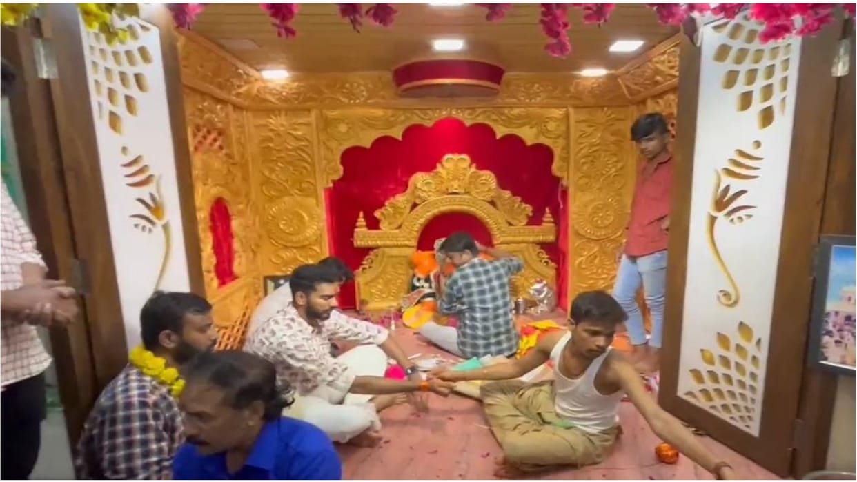 Ujjain Cricketers Yash and Venkatesh reached the court of Baba Mahakal sought blessings to play in World Cup