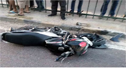 Ujjain A horrific collision between a bike and a four wheeler such a collision that a young man lost his life