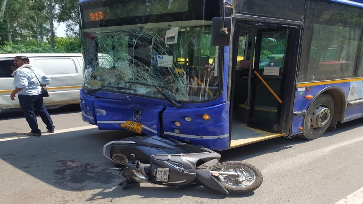 DTC bus trampled three riding on two scooters in Delhi, two killed