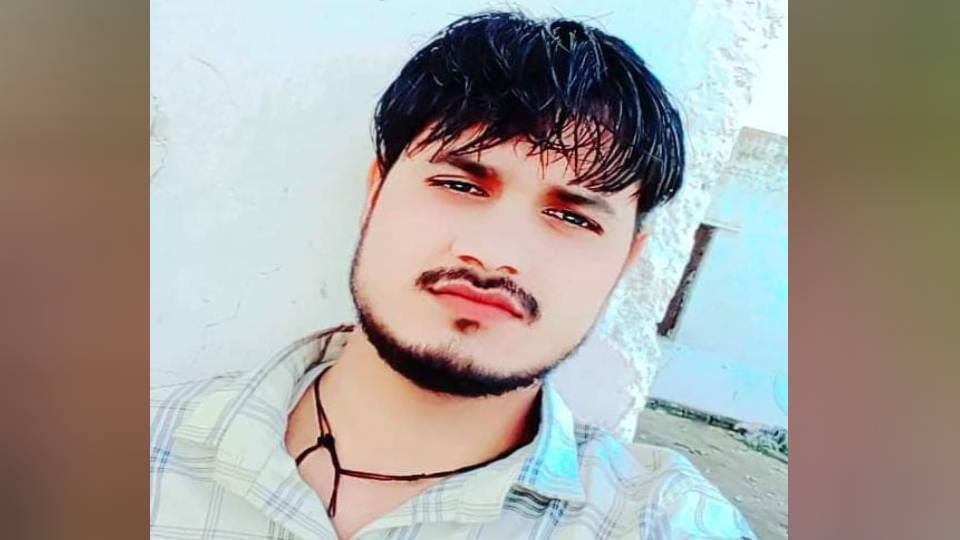 Young man died after HT line wire fell on him in Firozabad