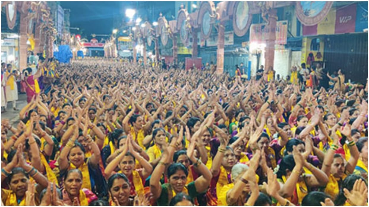 Maharashtra Ganesh Chaturthi Atharvashirsha women devotees Kalyan Ganesh mandal