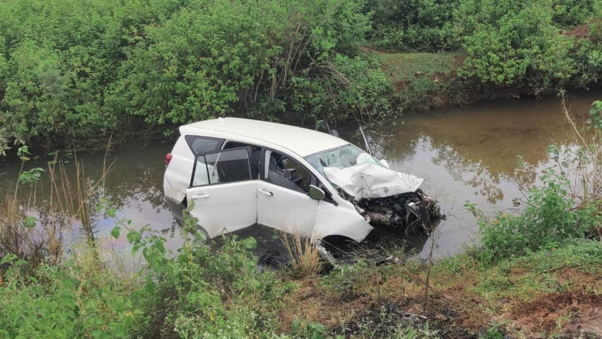 Katni News: trader and car driver of Barwani died in a road accident