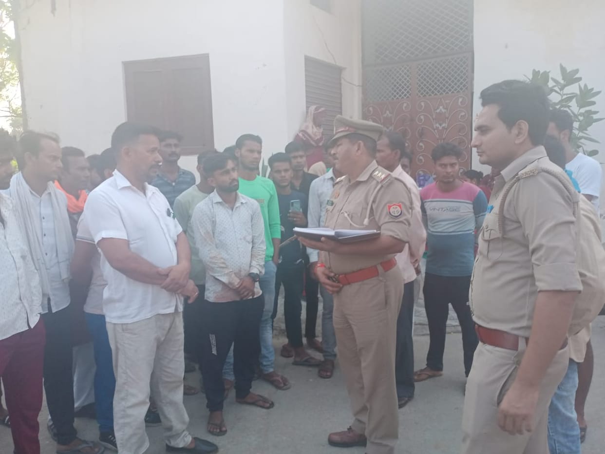 Bijnor: Mother and child died during delivery, family members created ruckus outside the hospital