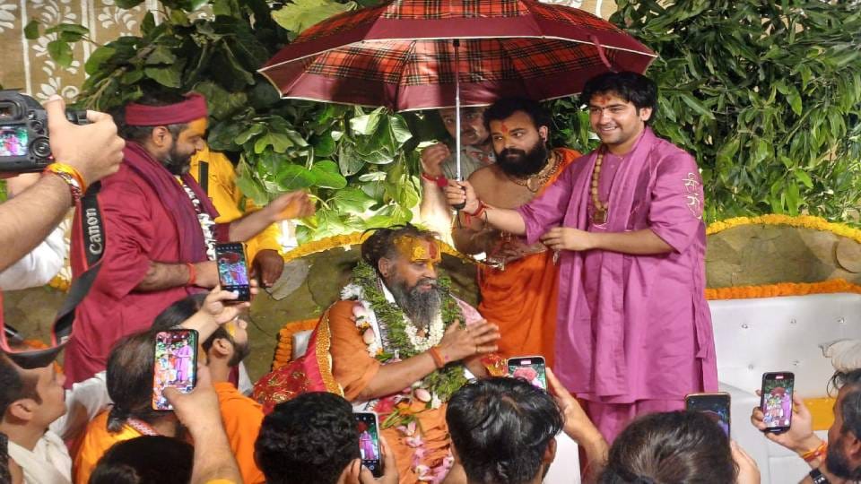 Pandit Dhirendra Shastri participated in Saptarishi puja program in Vrindavan