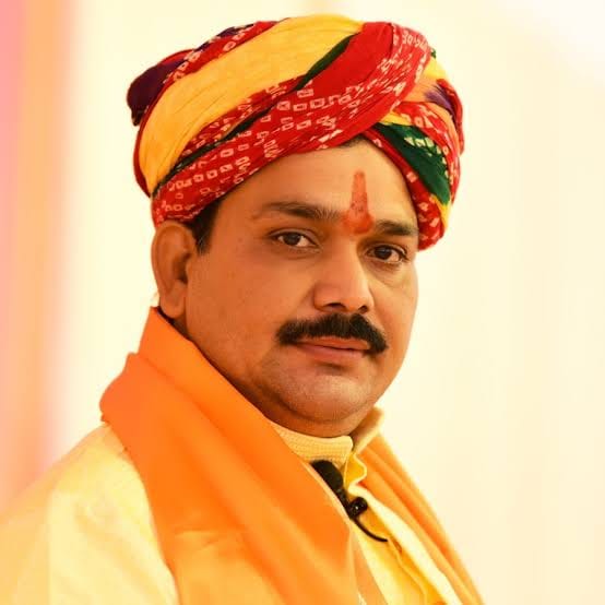 MP Chunav 2023: Role of Babas increasing in elections, playing important role in state politics