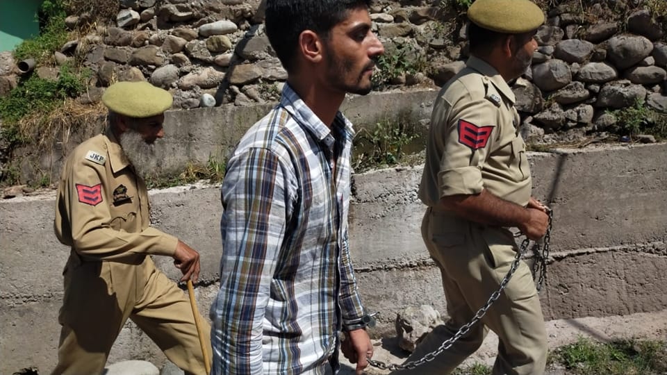 jammu kashmir Narco Terror Case: Drugs and weapons brought on orders of Liaquat sia recreate scene