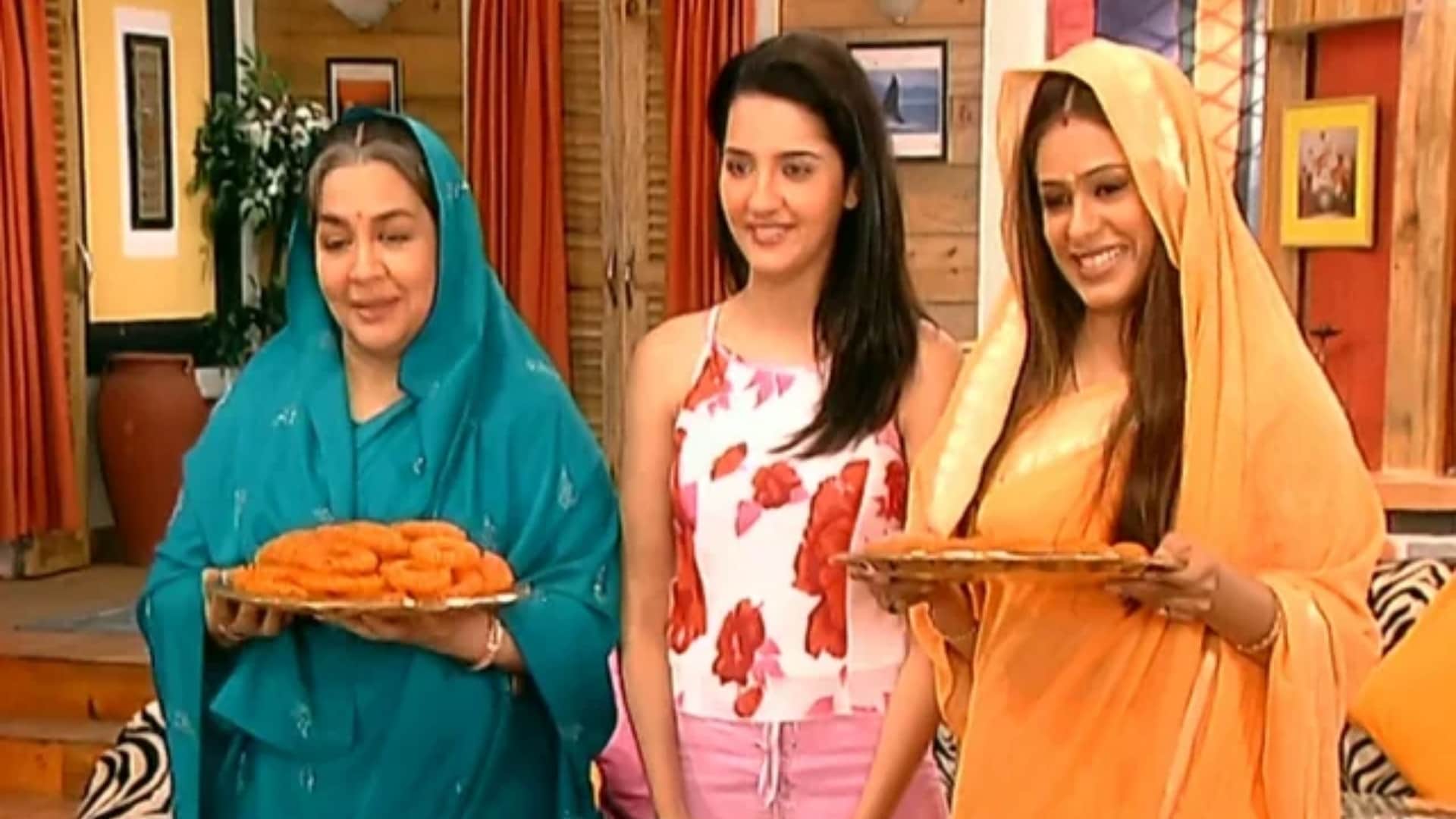 Shararat stars simple kaul and shruti seth reunite at farida jalal home for ganesh chaturthi