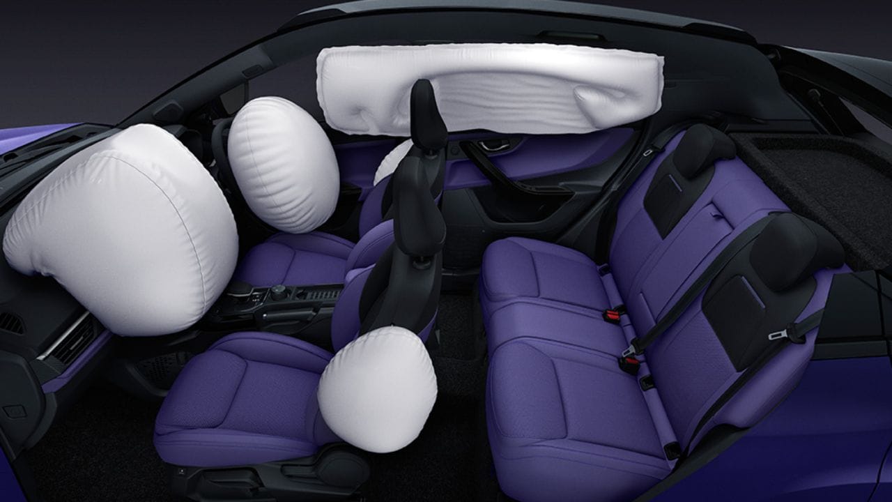 These two vehicles compete in the sub compact SUV segment, know the features and engine details
