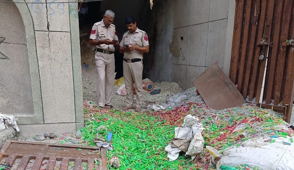 Two workers died on spot due to explosion in plastic factory in Delhi
