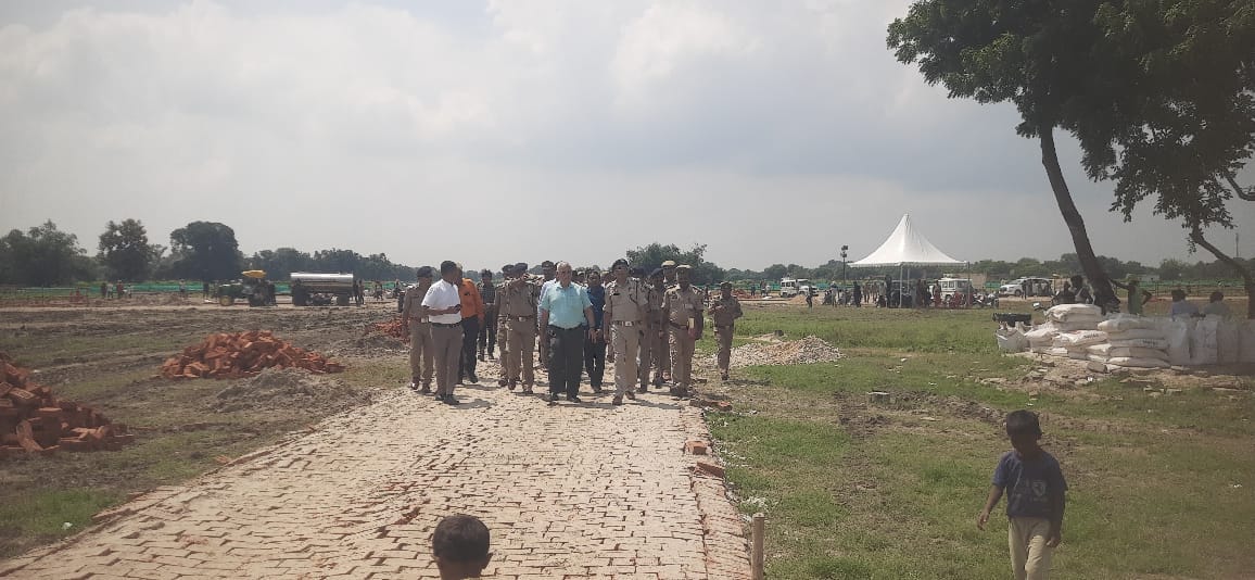 Chief Secretary reached Varanasi: inspected PM's meeting place and helipad with Director General of Police