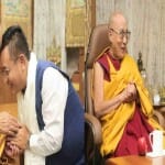 धर्मगुरु दलाईलामा से मिले सिक्किम के मुख्यमंत्री।