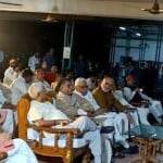 लौंडा नाच का मजा लेते लालू प्रसाद यादव