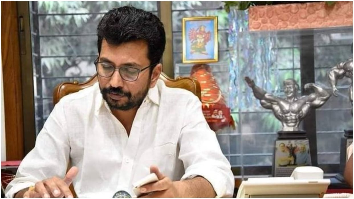 Khichdi Scam EOW questioning ShivSena leader Amol Kirtikar Mumbai Maharashtra