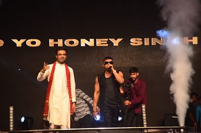 Honey Singh and Akshara's dance in Jaunpur: People danced on the song 'Jaan Marey Lehenga Ye Lucknowaa..'
