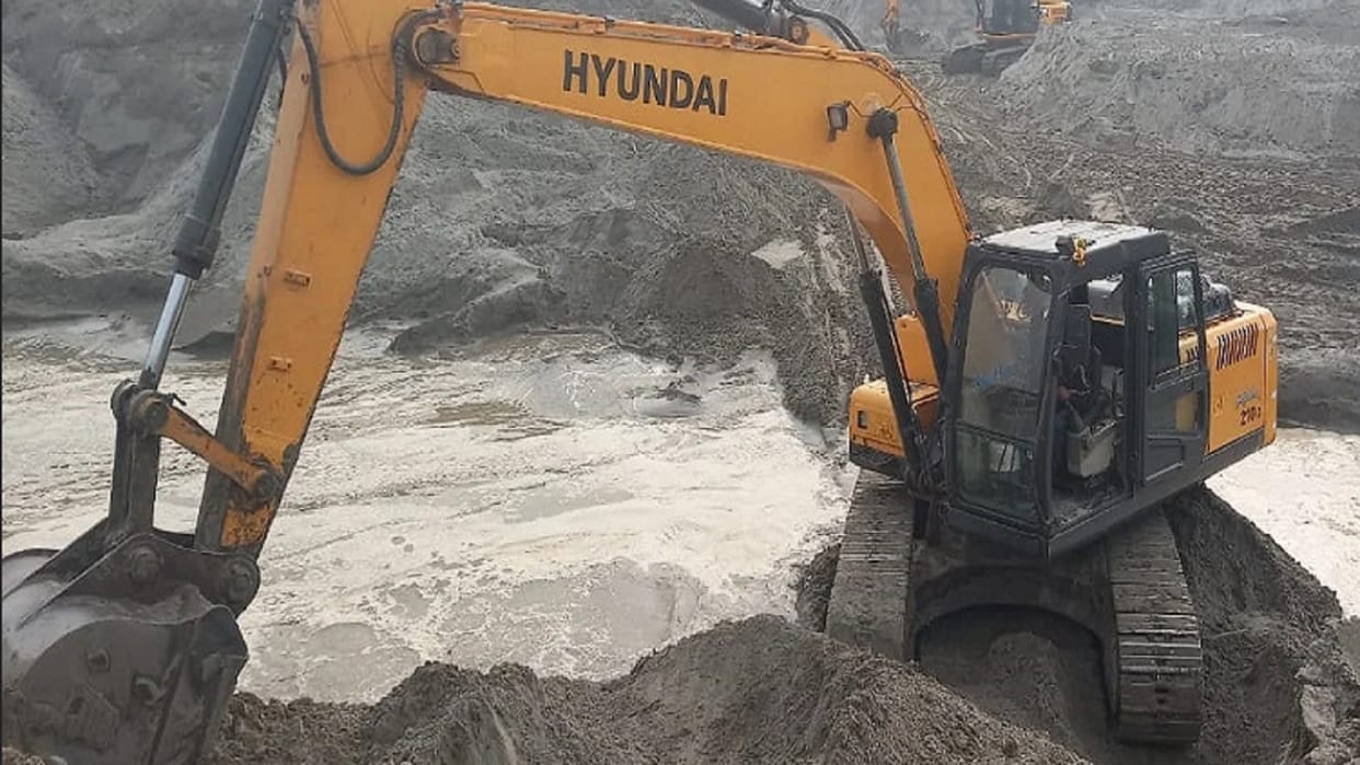 SP Abhishek suspended Kotwal Vipin Kumar Maurya in case of illegal mining in Shamli