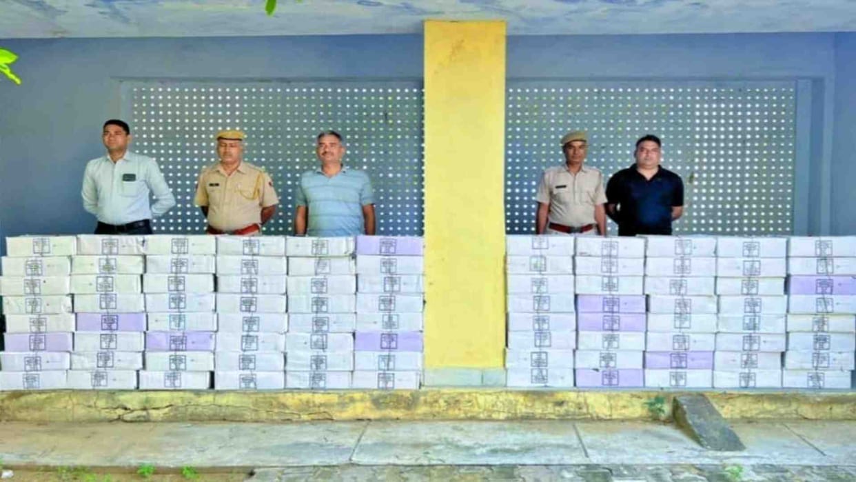 Dausa's Sainthal police station caught illegal liquor worth nine lakhs
